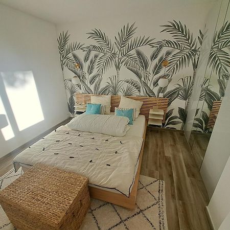 Superbe Appartement Piscine, Tennis, Vue Mer Et Decore Avec Gout Cassis Exterior foto